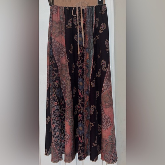 NWOT, ROMWE Skirt, Size XS (US 2) - Picture 1 of 3